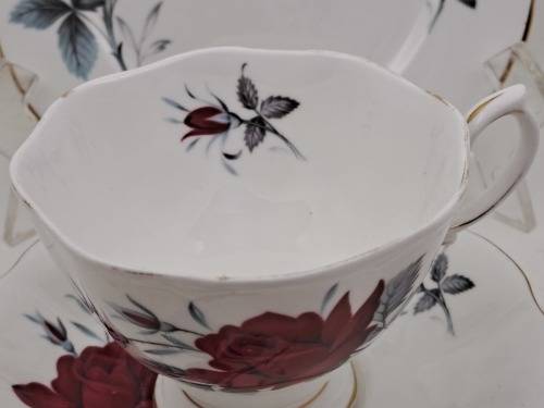 Vintage Royal Albert Bone China `Sweet Romance` Trio -see condition