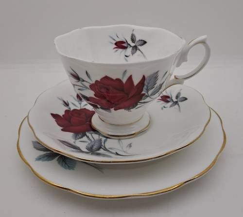 Vintage Royal Albert Bone China `Sweet Romance` Trio -see condition