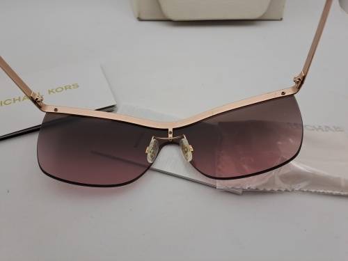 Pre-owned Michael Kors Sunglasses with case and documentation with cloth