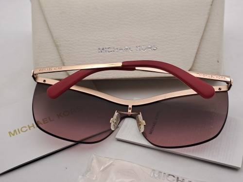 Pre-owned Michael Kors Sunglasses with case and documentation with cloth
