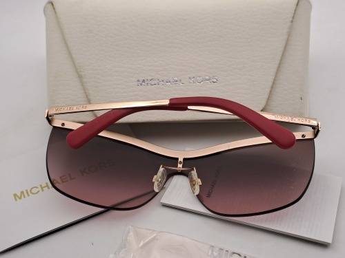 Pre-owned Michael Kors Sunglasses with case and documentation with cloth