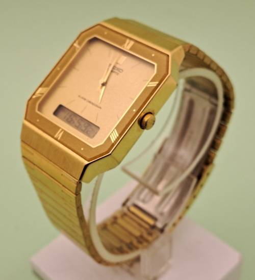 Pre-owned 1986 Seiko H601-5150 Analogue/Digital Alarm Chronograph Quarts watch -working