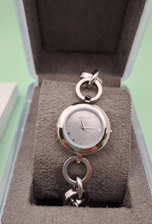 Unused-DKNY Ladies Quartz Analogue Watch NY-4873 With Stainless Steel Band -Donna Karan New York