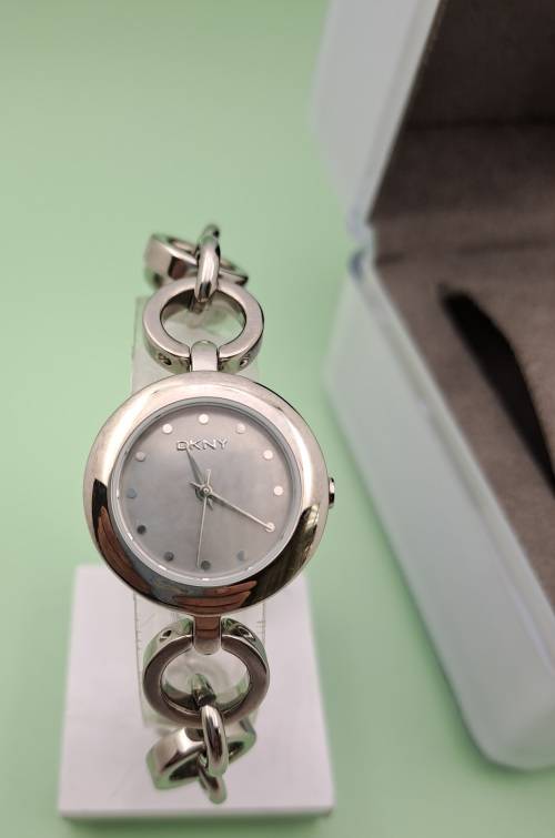 Unused-DKNY Ladies Quartz Analogue Watch NY-4873 With Stainless Steel Band -Donna Karan New York