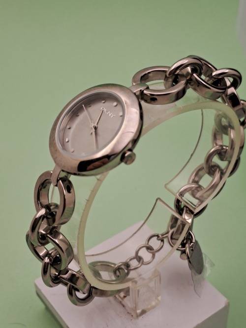 Unused-DKNY Ladies Quartz Analogue Watch NY-4873 With Stainless Steel Band -Donna Karan New York