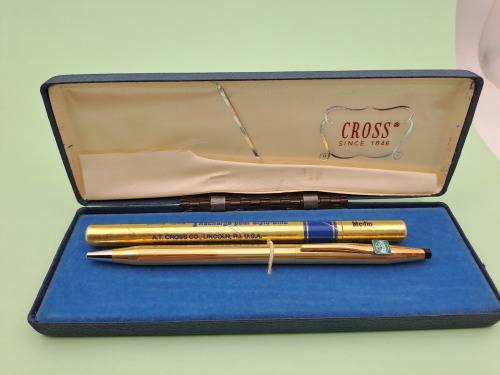 Pre-owned - Cross 1/20 14kt Rolled Gold Pen Made in Ireland -Ink still ok  -In Case -FNB Branded