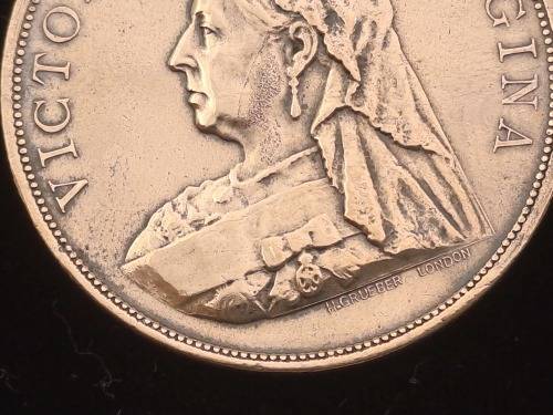 1897 United Kingdom Medal - Queen Victoria Diamond Jubilee 37mm -11 Grams