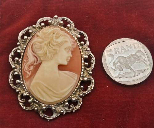 Vintage Cameo brooch 45x55mm