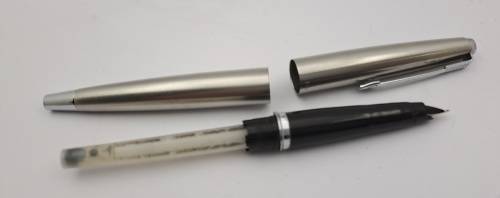 Pre-owned Parker Fountain Pen made in England (Ink Tested)