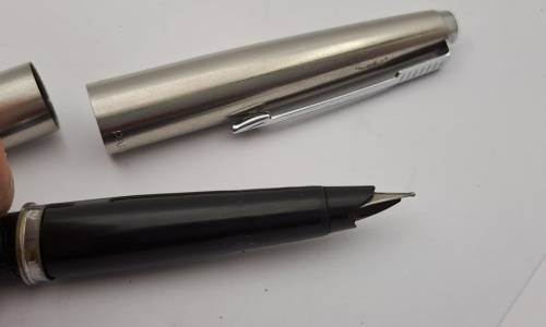 Pre-owned Parker Fountain Pen made in England (Ink Tested)
