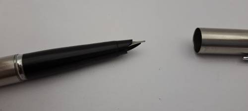Pre-owned Parker Fountain Pen made in England (Ink Tested)