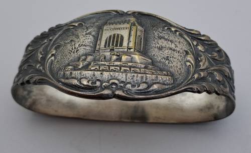 Vintage Voortrekker Monument napkin ring (could be silver) 70x30x35mm