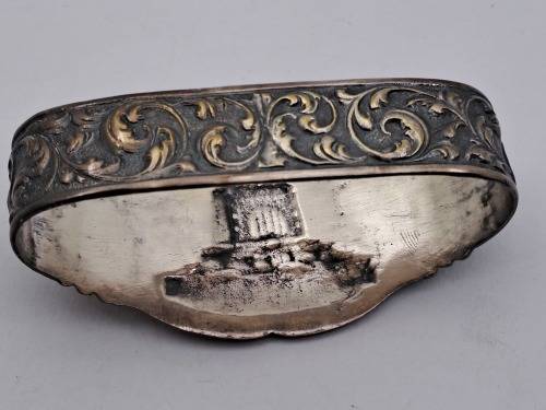 Vintage Voortrekker Monument napkin ring (could be silver) 70x30x35mm