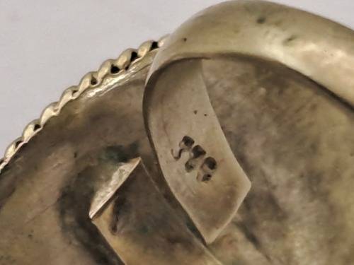 Pre-owned Vintage  sterling Silver (.925)Ring with blue stone
