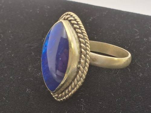Pre-owned Vintage  sterling Silver (.925)Ring with blue stone