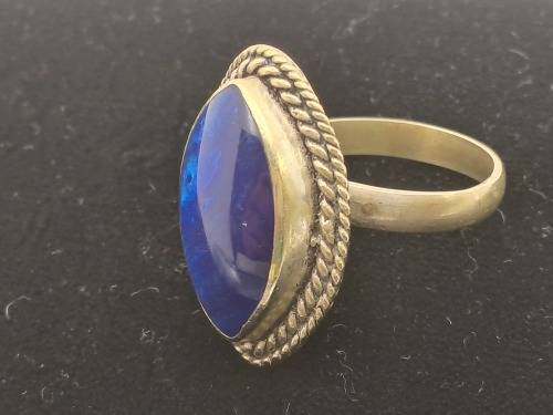 Pre-owned Vintage  sterling Silver (.925)Ring with blue stone