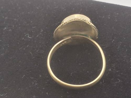 Pre-owned Vintage  sterling Silver (.925)Ring with blue stone