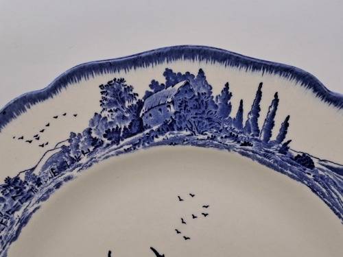 1930's Royal Doulton Norfolk D6394 Blue & White Plate 265mm (HAIRLINE CRACK)