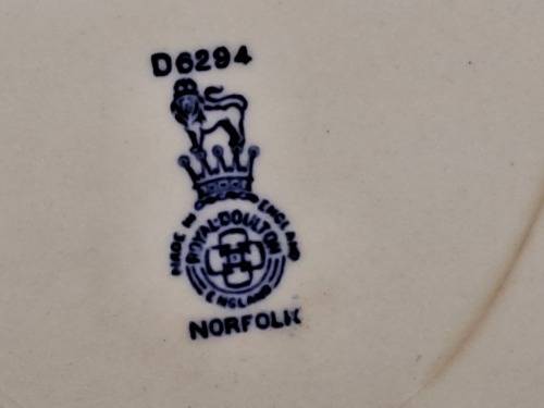1930's Royal Doulton Norfolk D6394 Blue & White Plate 265mm (HAIRLINE CRACK)