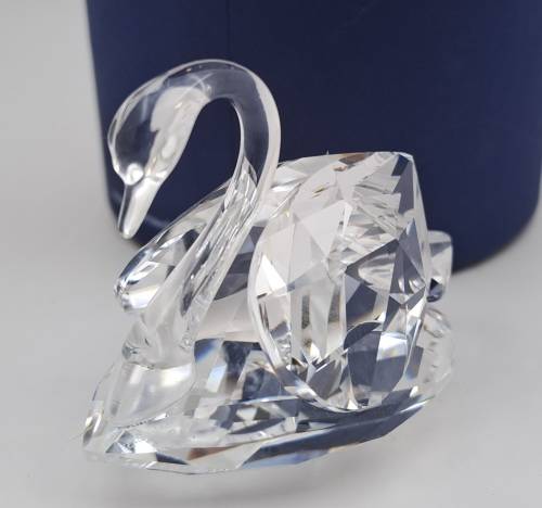 Swarovski Crystal Swan 7633 NR 050 000 (Boxed ) 43x58mm-made in Austria