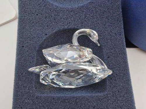 Swarovski Crystal Swan 7633 NR 050 000 (Boxed ) 43x58mm-made in Austria