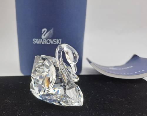 Swarovski Crystal Swan 7633 NR 050 000 (Boxed with certificate ) 40x60x32mm-made in Austria