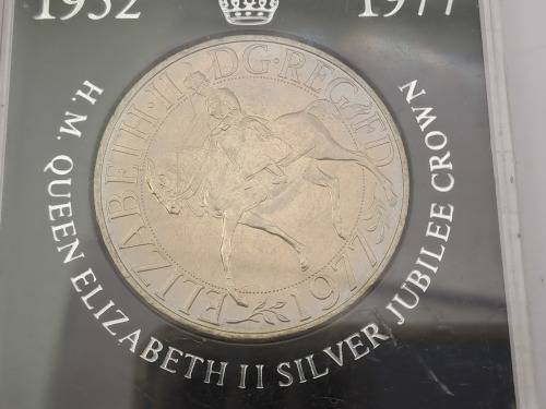 1952-1977 H.M Queen Elizabeth II Silver Jubilee Proof crown in perspex holder