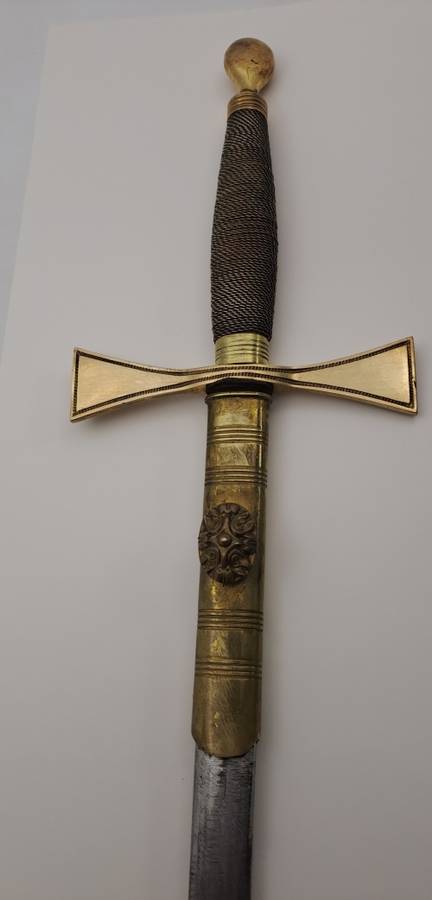 Antique/ Vintage Toye Kenning and Spencer ceremonial Masonic sword in scabbard 873mm (some rust )