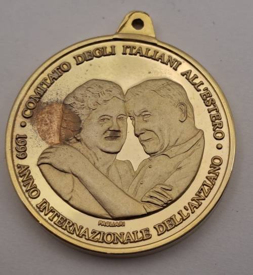 Unidentified Italian medal ? 3x32mm (acid test mark on Face)