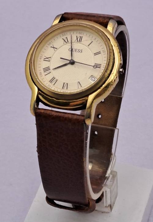 Pre-Owned Guess watch (working but HAS NO GROWN)