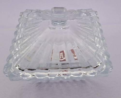 Unused Green Apple deli glassware Trinket box -still in Box 90x12x12cm