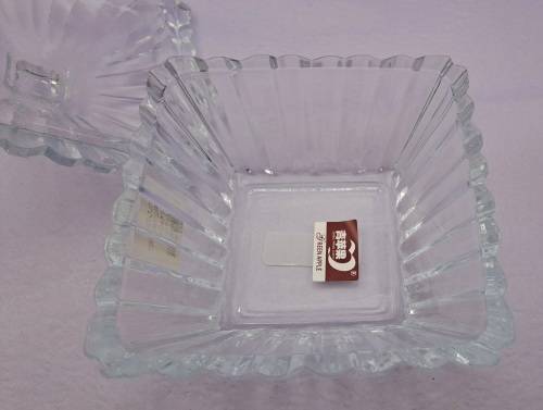 Unused Green Apple deli glassware Trinket box -still in Box 90x12x12cm
