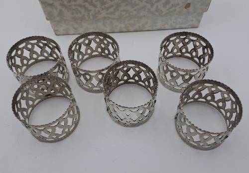 4 Vintage Silver Plated Napkin Rings in Box