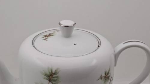 Vintage Royal Avon Tea Pot 170x250x125mm