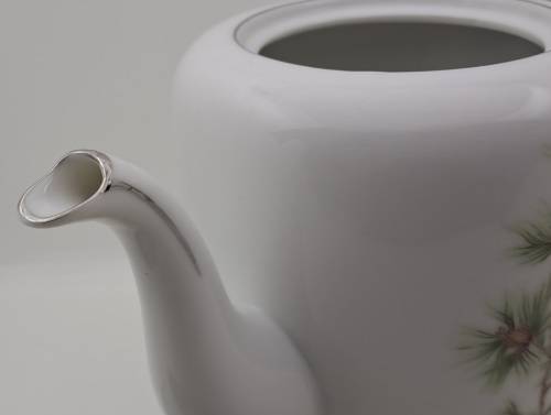 Vintage Royal Avon Tea Pot 170x250x125mm
