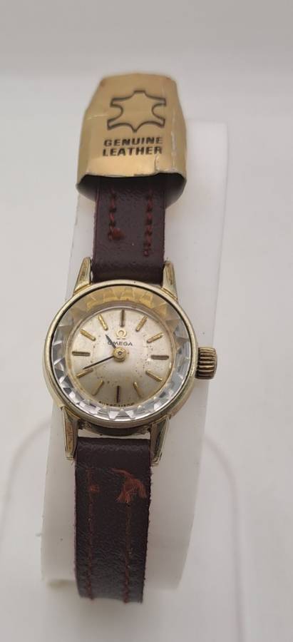Pre-owned Vintage Ladies OMEGA windup watch - working