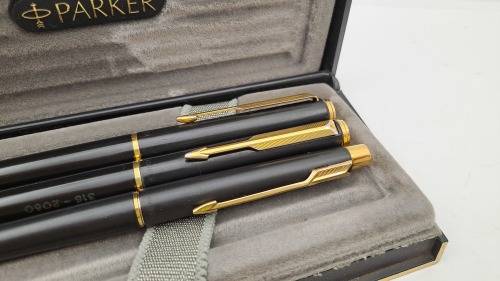 Pre-owned 3 Vintage Black and Gold Parkers Fountain Pen, 2 x Rollerballs Branded in Case