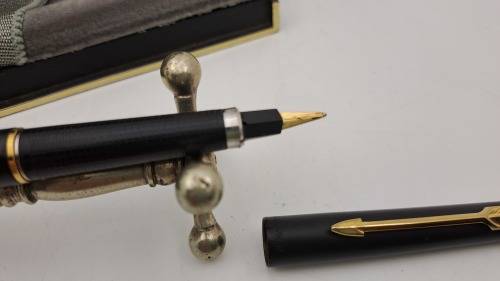 Pre-owned 3 Vintage Black and Gold Parkers Fountain Pen, 2 x Rollerballs Branded in Case