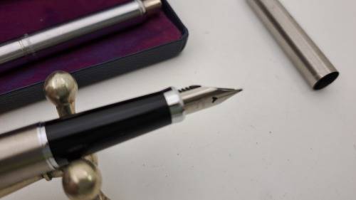 Pre-Owned Sheaffer Fountain Pen and Ball Point Pen (Branded) in Case