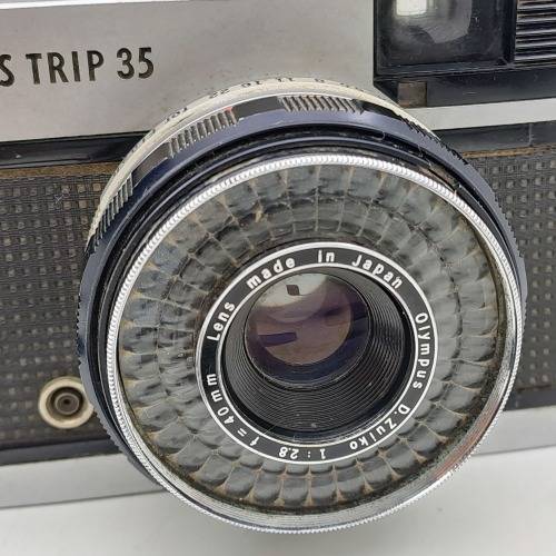 Collectable Vintage 1967-1984 Olympus Trip 35 -35mm compact Camera-with a used film inside