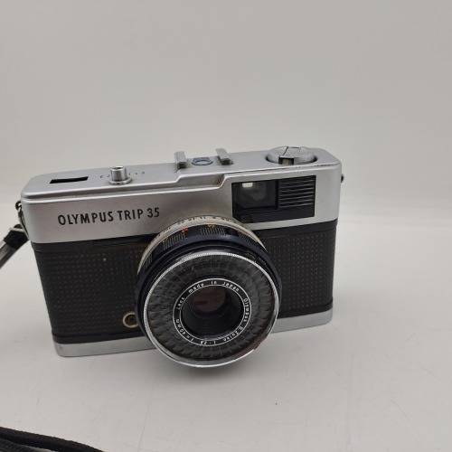 Collectable Vintage 1967-1984 Olympus Trip 35 -35mm compact Camera-with a used film inside