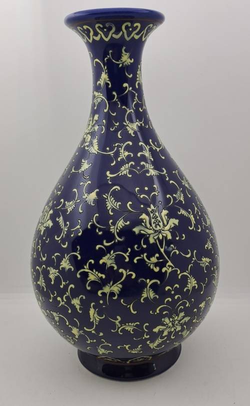 Antique Chinese Vase 265mm x 145mm QIANLONG SIX-CHARACTER SEAL MARK