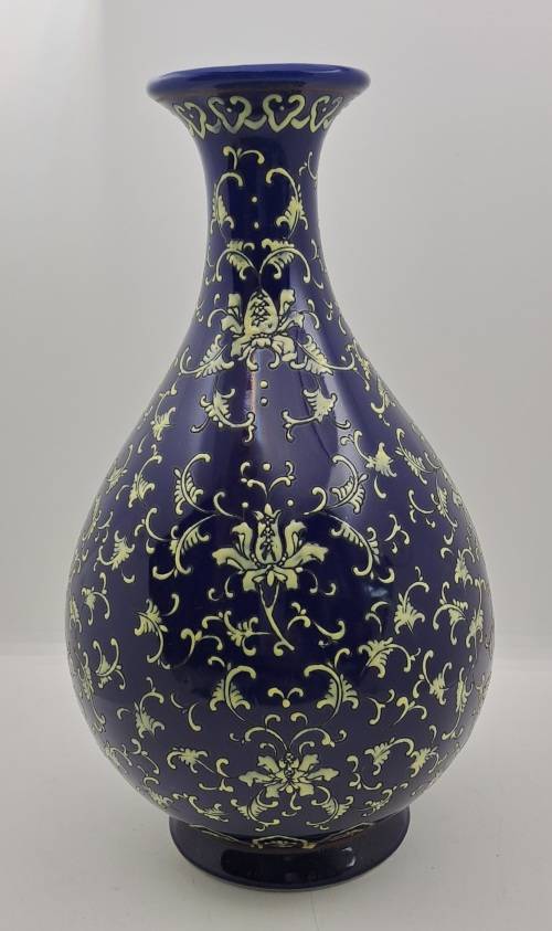 Antique Chinese Vase 265mm x 145mm QIANLONG SIX-CHARACTER SEAL MARK