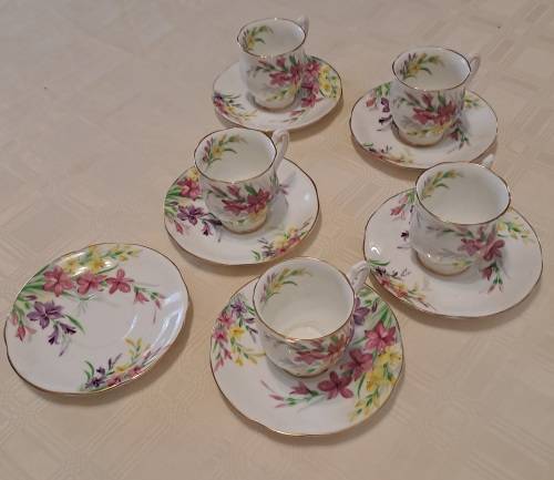 1950`s Royal Standard Garden Glory Demitasse 5 Cups ,6 Saucers (1 Cup chipped and 1 hairline Crack)