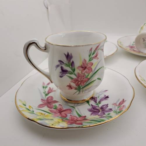 1950`s Royal Standard Garden Glory Demitasse 5 Cups ,6 Saucers (1 Cup chipped and 1 hairline Crack)