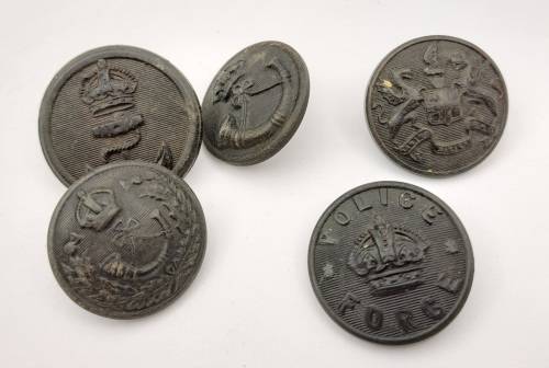 Lot of 5 -Different WW2 British Buttons