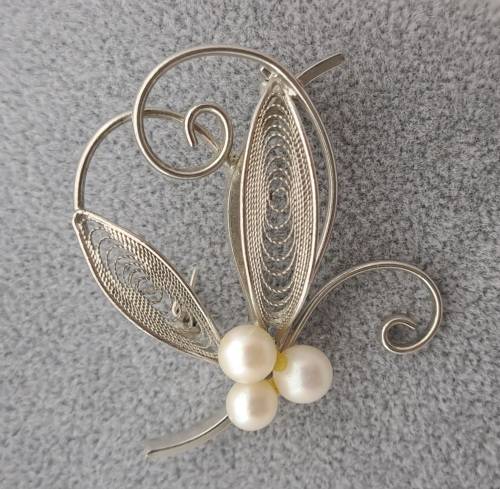 Vintage Brooch 50mm x 47mm