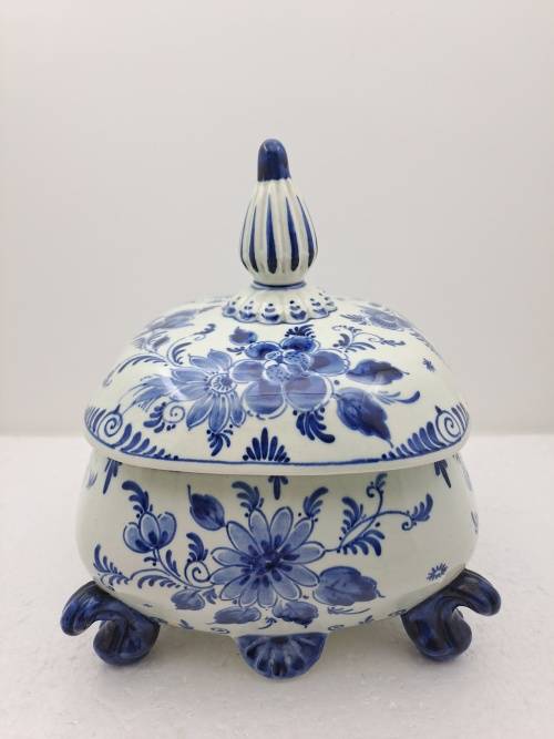 Antique 1920`s Victorian Delft Blauw Trinket Box -Holland-(2 CHIPS)