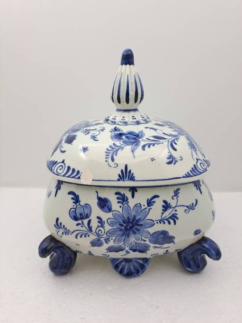 Antique 1920`s Victorian Delft Blauw Trinket Box -Holland-(2 CHIPS)