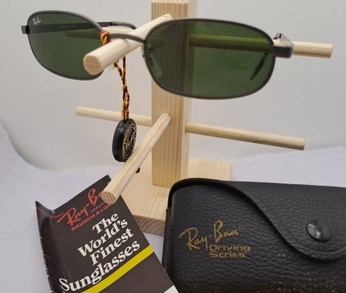 Original Vintage Ray-ban Sunglasses Unused -with Box ,Manual and Cloth.